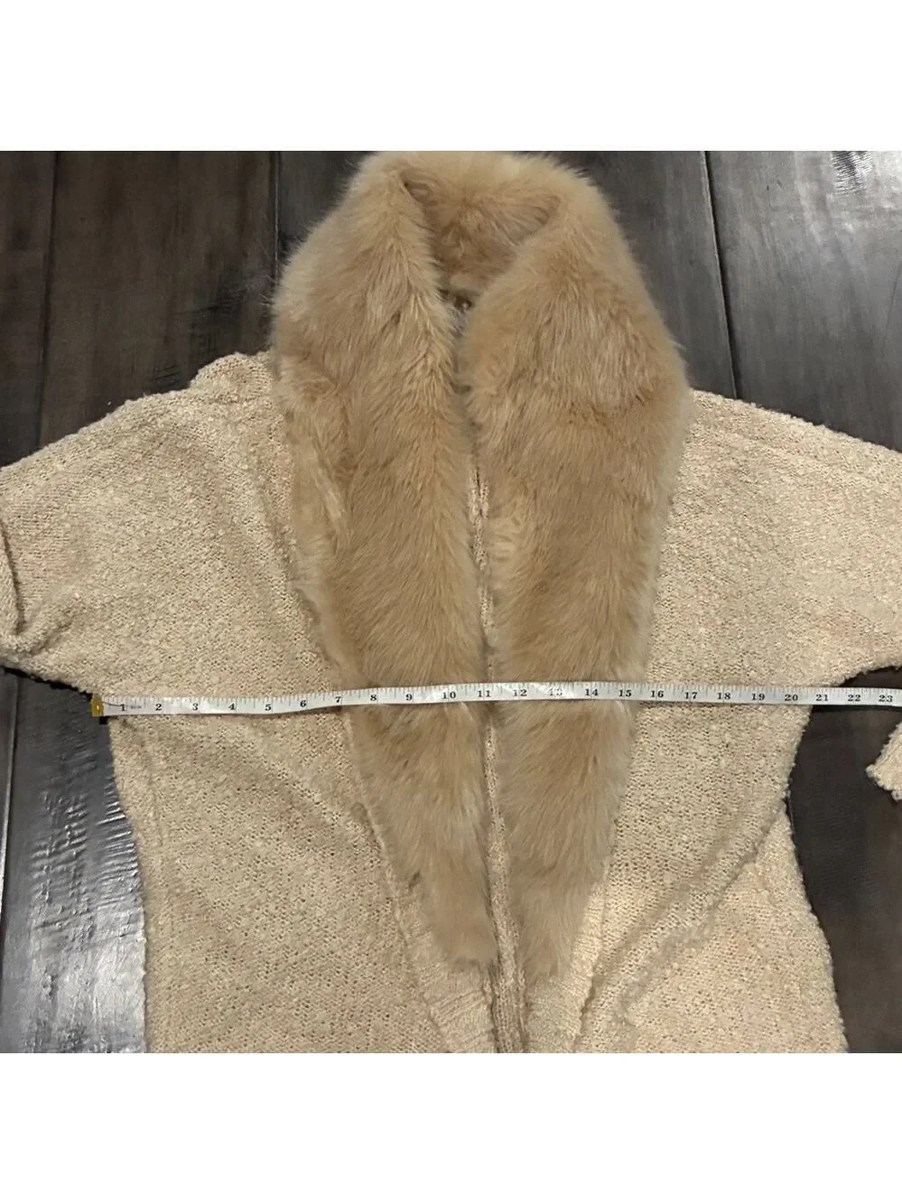 Guess Turning Heads in Hollywood Faux Fur Collar Sweater in Cream - Size Large